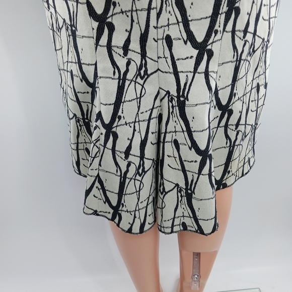 BCBGMAXAZRIA Skirt Paint Splatter Pencil Ruffle Back Womens Size 2 - Picture 5 of 7